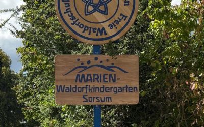 Unser neues Schulschild ist da